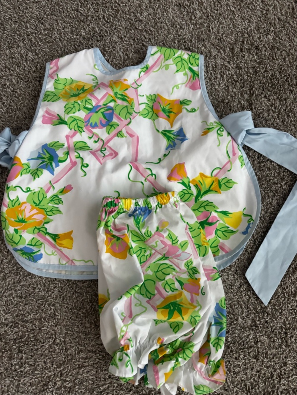 Beaufort Bonnet side tie
